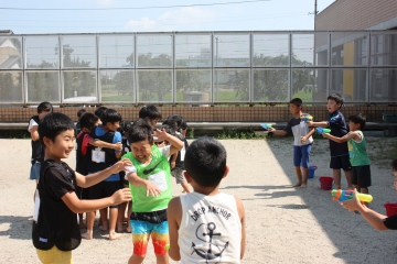 写真：大水遊び大会