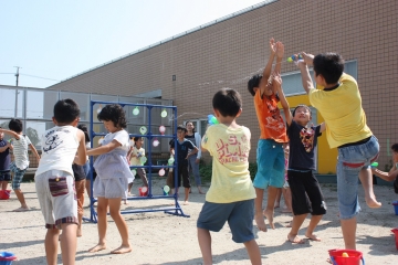 写真：大水遊び大会