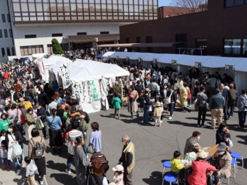 写真：とびしマルシェ