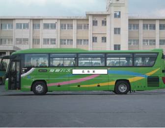 写真：タイプA車両　乗降口側ステッカー