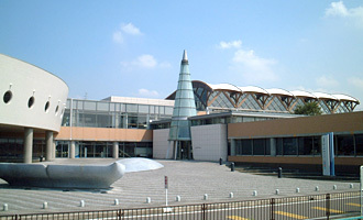 写真：すこやかセンターの外観