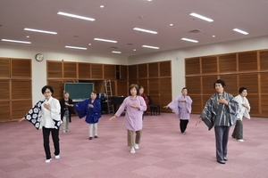 写真：いきいき民踊クラブ2