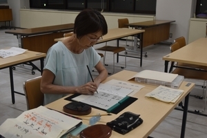 写真:書道クラブ活動の様子