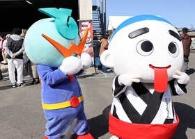 写真:とびしマルシェの様子1