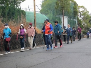 写真：歩歩歩クラブ　ノルディックウォーク3