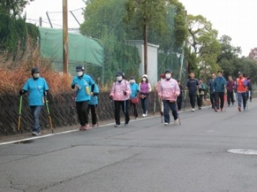 写真：歩歩歩クラブ　ノルディックウォーク4