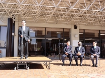 写真：とびしマルシェ2