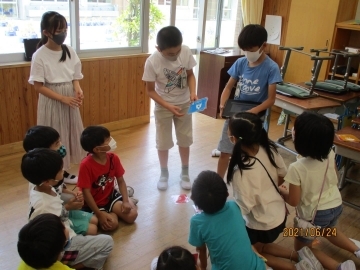 写真：飛島学園　SDGsをテーマにした縦割り「なかよし会」・SDGs出前授業1