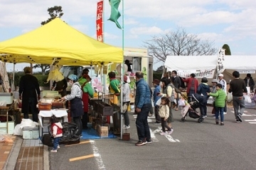 写真：第2回とびしマルシェ2