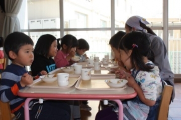 写真：もちつき（第一保育所）2