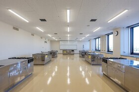 写真：2階調理実習室